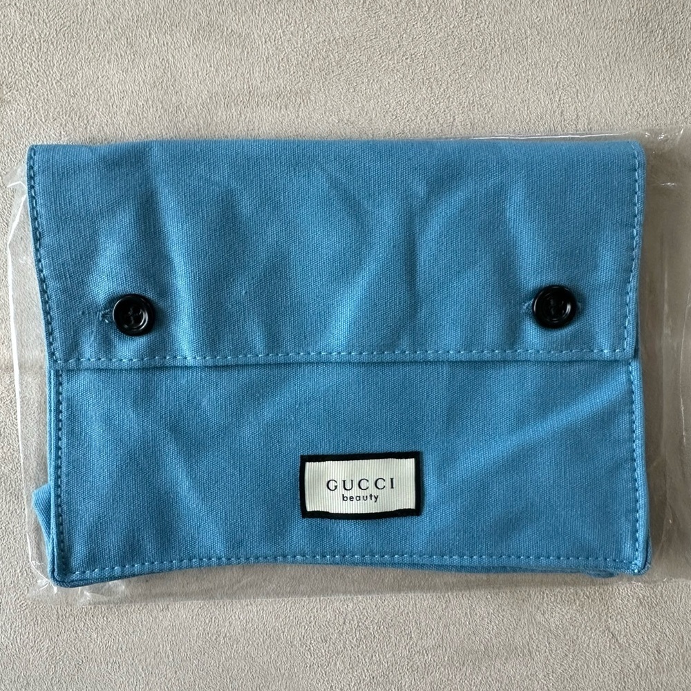 Gucci Beauty Blue Button Flap Cosmetic Pouch – GWP NEW w/Shoulder Conversion Kit
